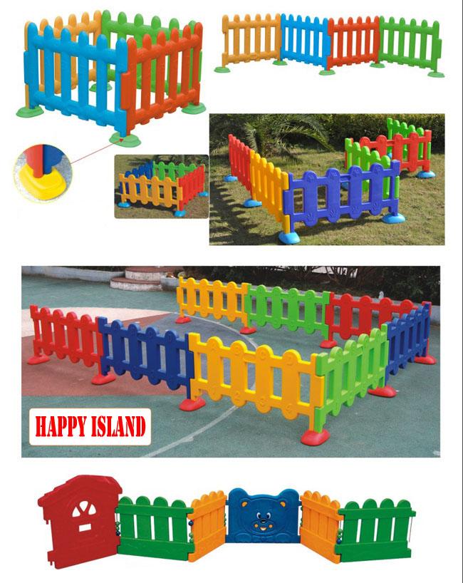 Il campo da giuoco felice dell'isola scherza i giocattoli di colore di plastica del recinto 4 dei bambini disponibile