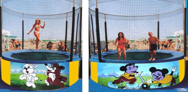 Il trampolino dell'interno scherza il trampolino con trampolini all'aperto rotondi del doppio della maniglia i grandi
